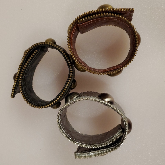 •Set of 3 faux leather snap bracelet cuffs•studded•open zipper trim•EUC• - Picture 6 of 15